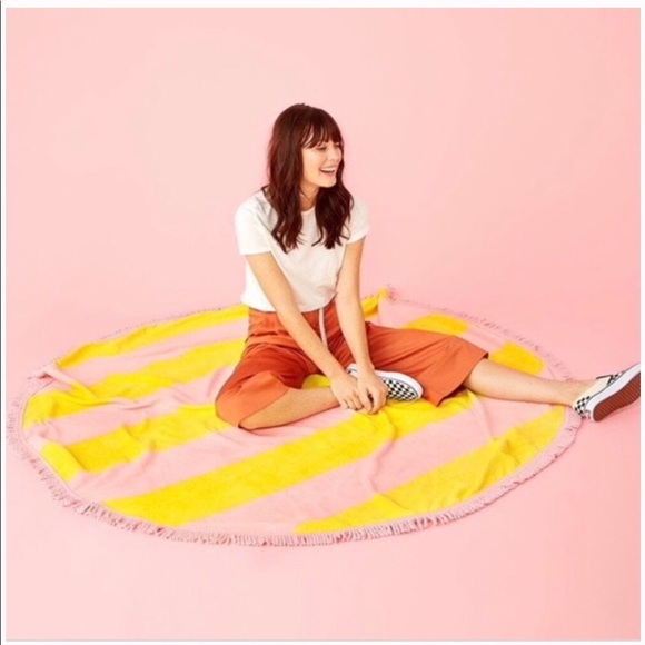 ban.do Other - ban.do Oversized Round Beach Towel